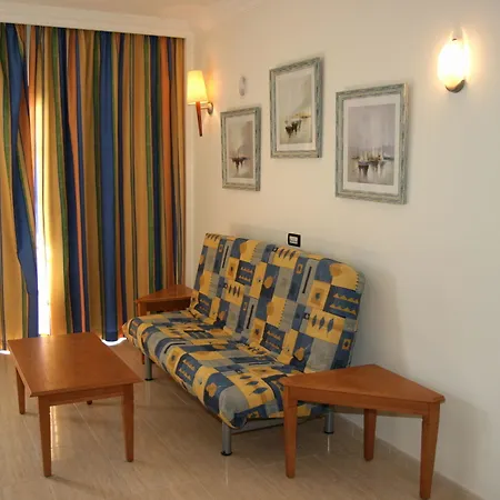 Cordial Marina Blanca מלון